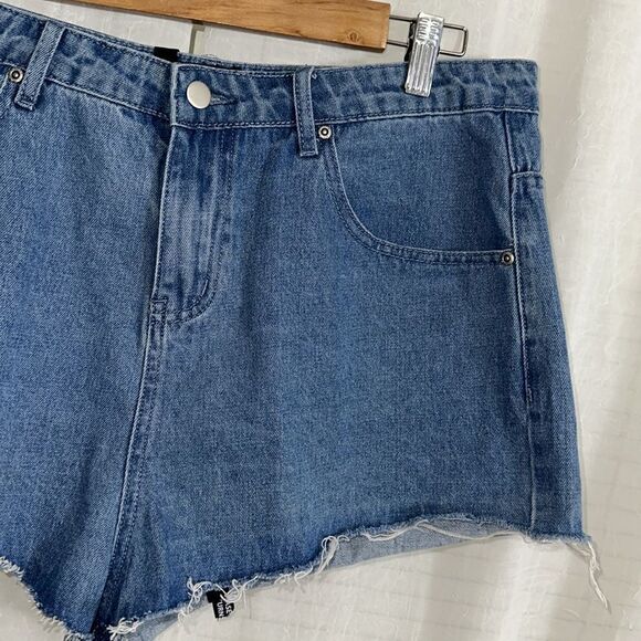 PLT x KARL KANI US12 Medium Vintage Wash Denim Cut Off Raw Fringe Hem Shorts - Picture 5 of 9